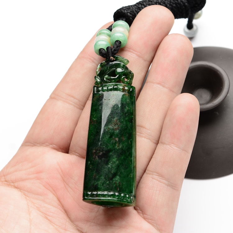 （超值推荐）糯冰种癣加绿翎管挂件