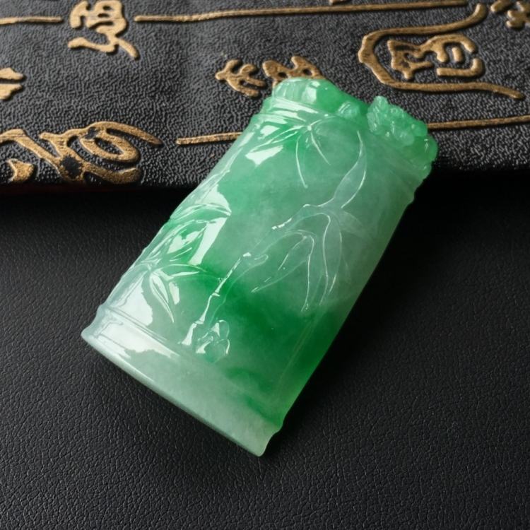 (超值推荐)糯冰种飘翠节节高挂件