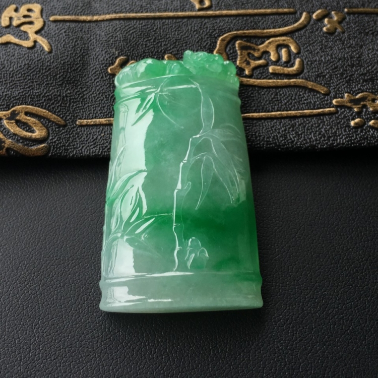 (超值推荐)糯冰种飘翠节节高挂件