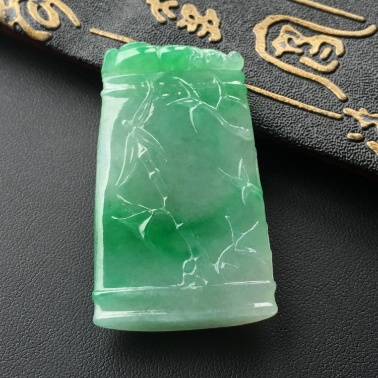 (超值推荐)糯冰种飘翠节节高挂件