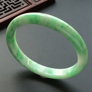 (超值推荐)糯冰种飘翠贵妃镯(53.8mm-47.3mm)