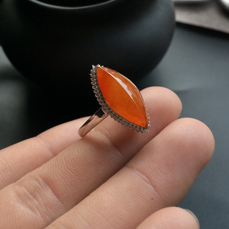 冰种红黄翡镶白金钻石马眼戒指