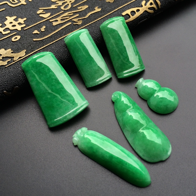 （超值推荐）糯冰种翠色胸坠面 节节高 四季豆 福瓜 葫芦一批