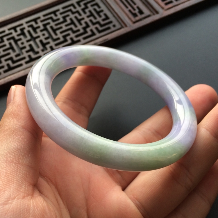 (超值推荐)糯冰种紫罗兰带晴水圆条手镯(54.7mm)