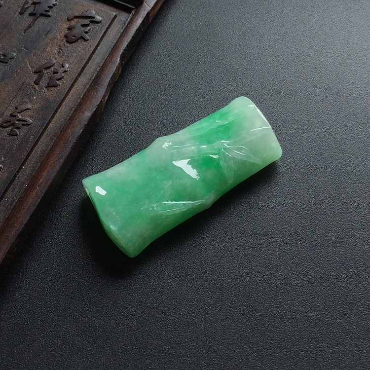 糯冰种飘翠节节高挂件