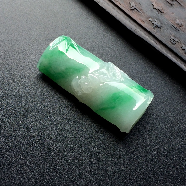 糯冰种飘翠节节高挂件
