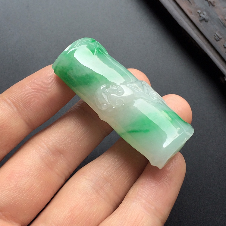糯冰种飘翠节节高挂件