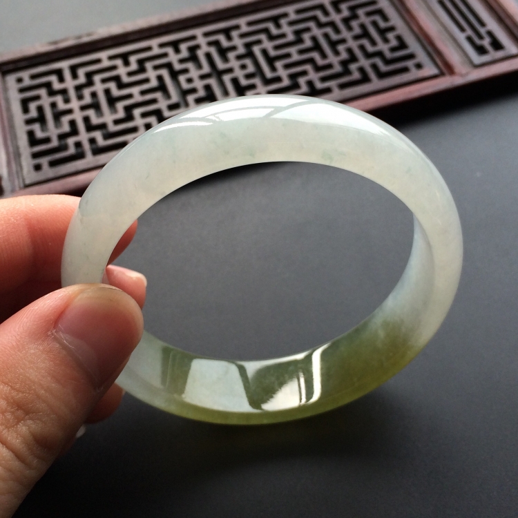 (超值推荐)冰种褐黄翡略飘花手镯(57.3mm)