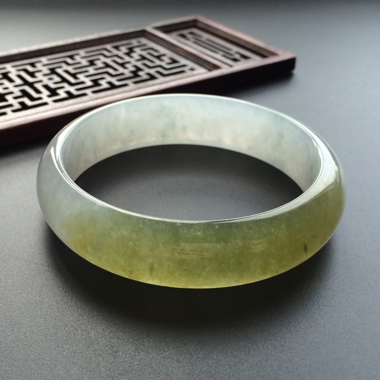 (超值推荐)冰种褐黄翡略飘花手镯(57.3mm)
