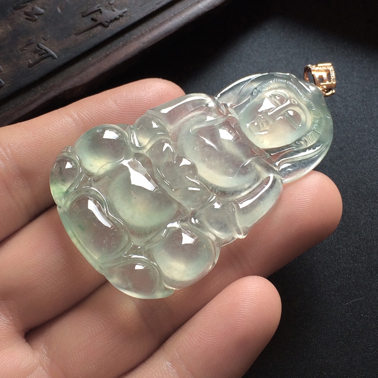 冰玻种晴水略飘花观音挂件