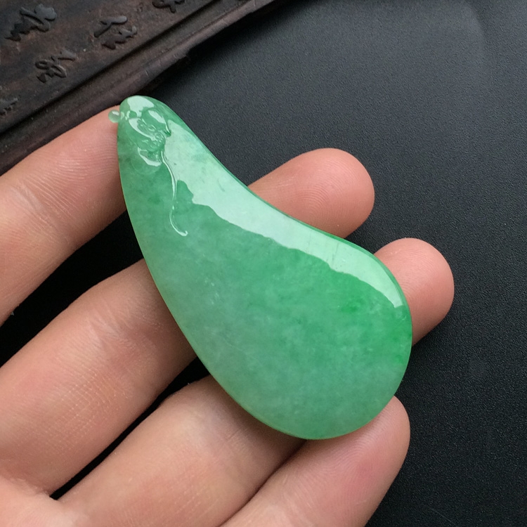 糯冰种飘阳绿宝宝佛挂件