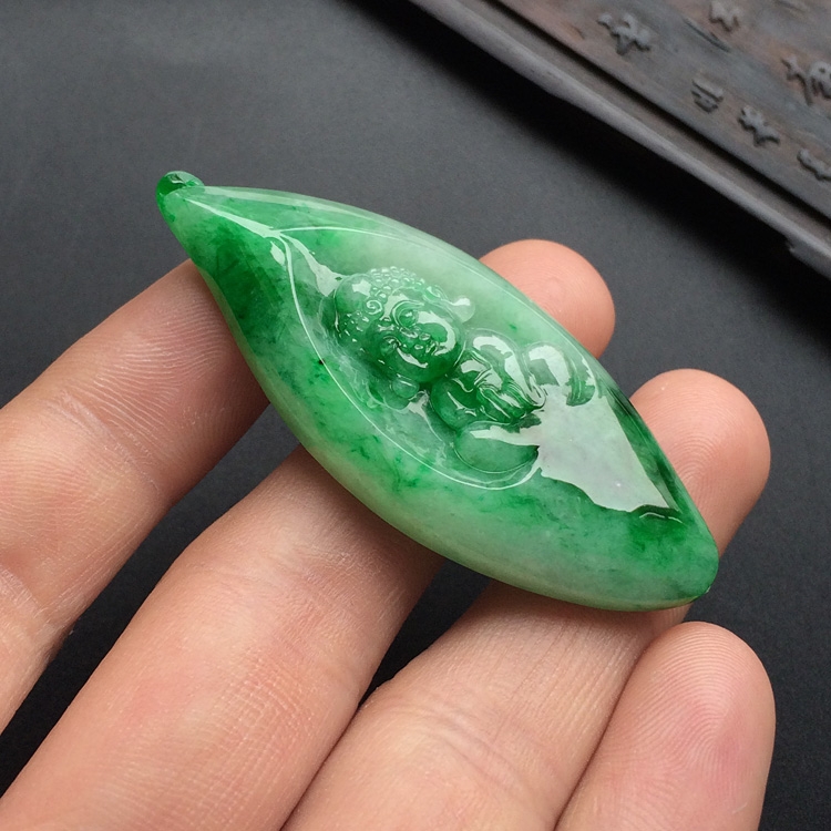 (超值推荐)糯冰种飘阳绿宝宝佛挂件
