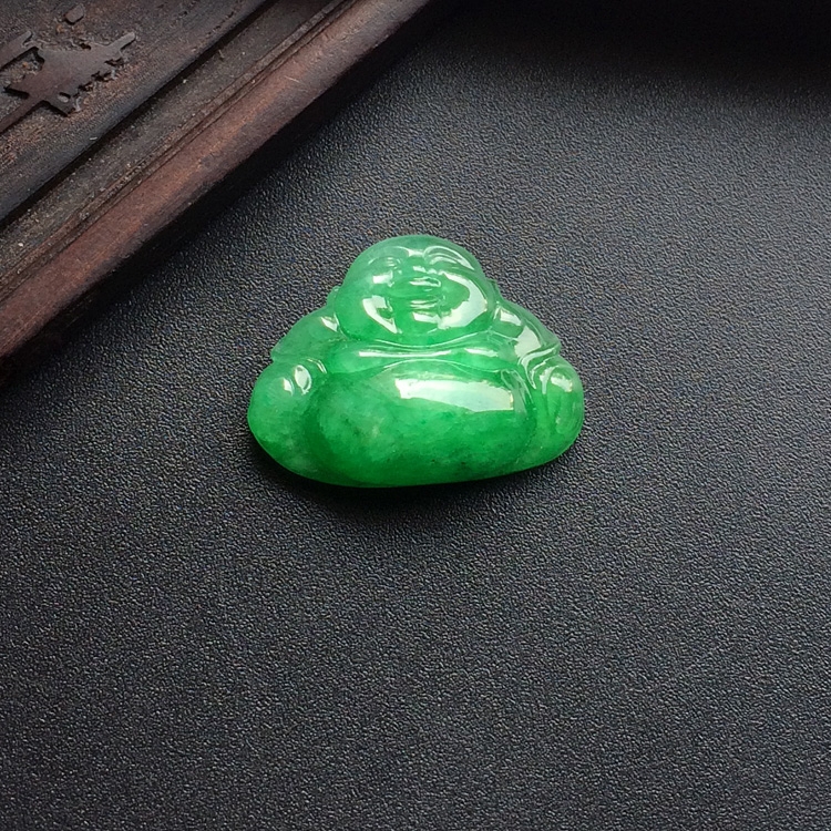 (超值推荐)糯冰种阳绿玉佛挂件