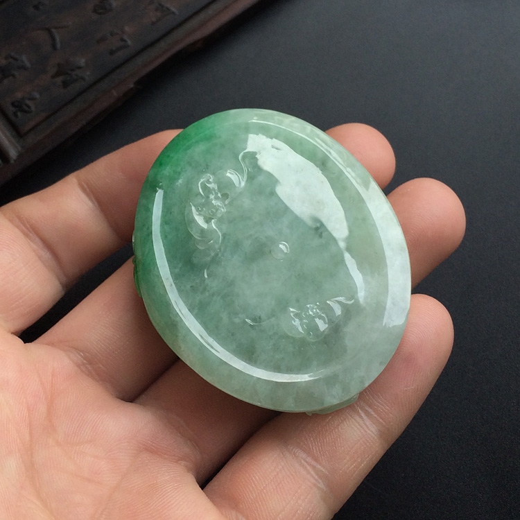 (超值推荐)糯冰种飘翠纳福挂件