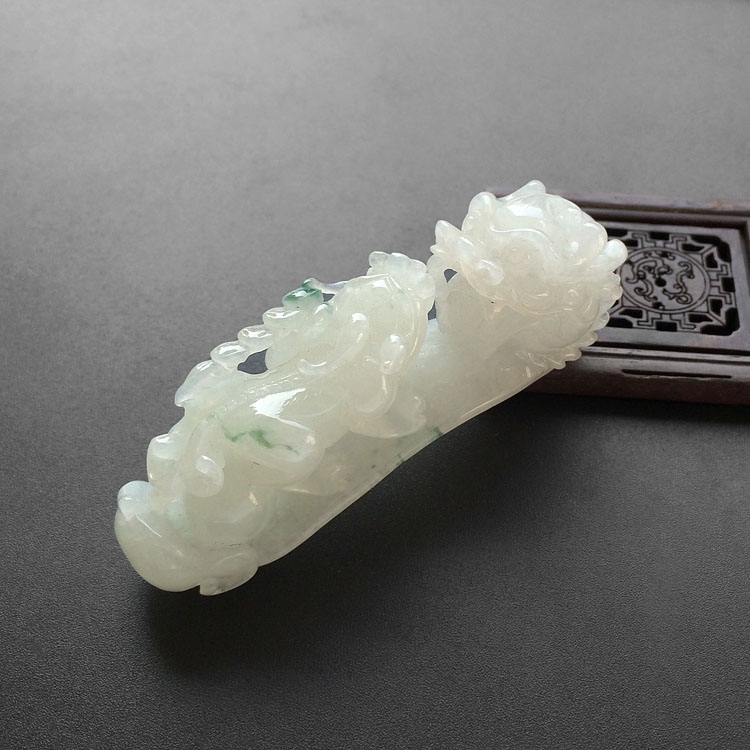 （超值推荐）糯冰种飘花龙钩挂件