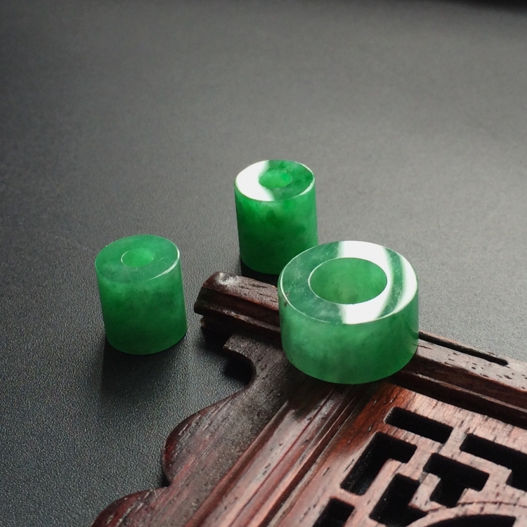 (超值推荐)糯冰种翠色路路通挂件(一批走)