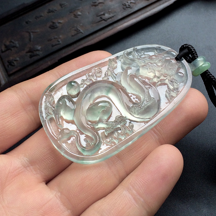 （超值推荐）玻璃种略飘花龙牌挂件