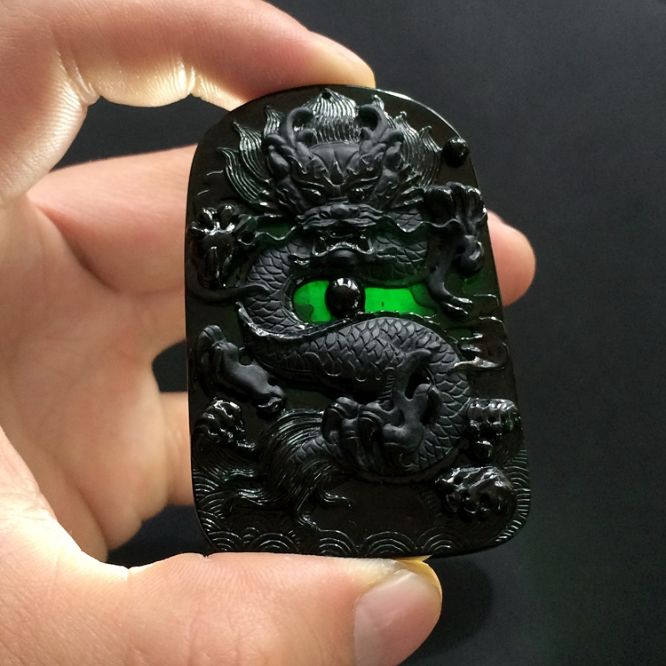 冰种墨翠龙牌挂件