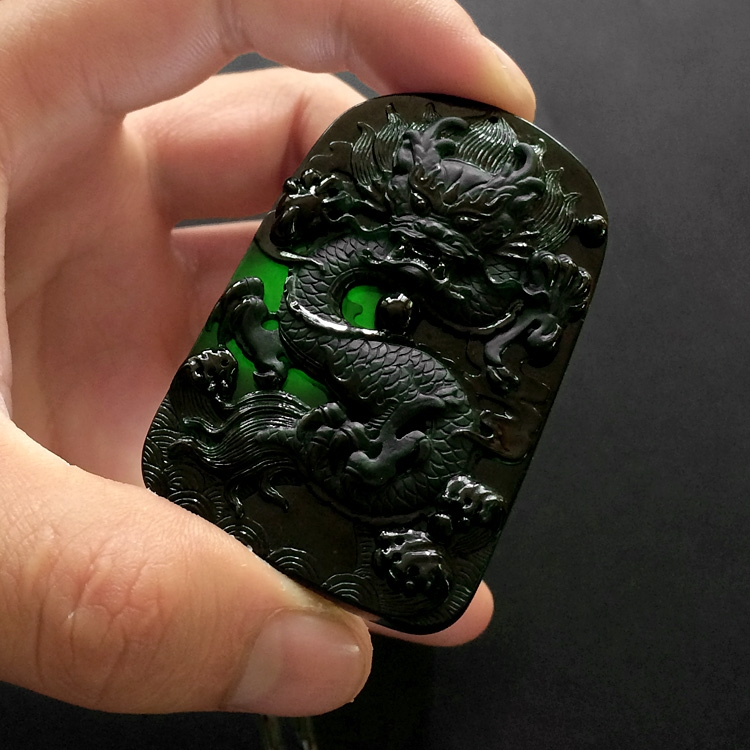 冰种墨翠龙牌挂件