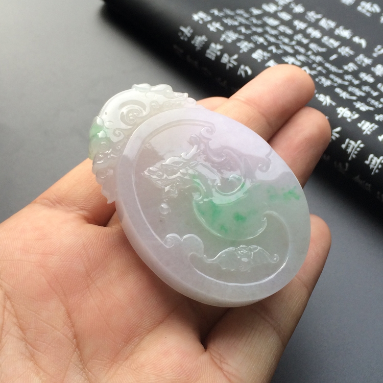 糯冰种淡春带彩仿古龙凤牌挂件