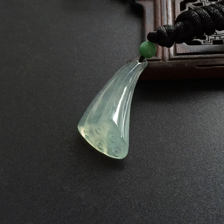 （超值推荐）冰种晴水略飘花莲蓬挂件