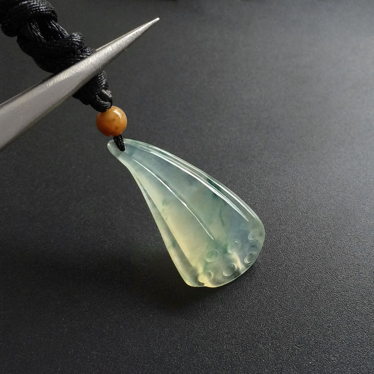 （超值推荐）冰种淡黄翡飘花莲蓬挂件