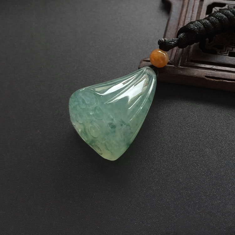 （超值推荐）冰种飘花莲蓬挂件（单价）