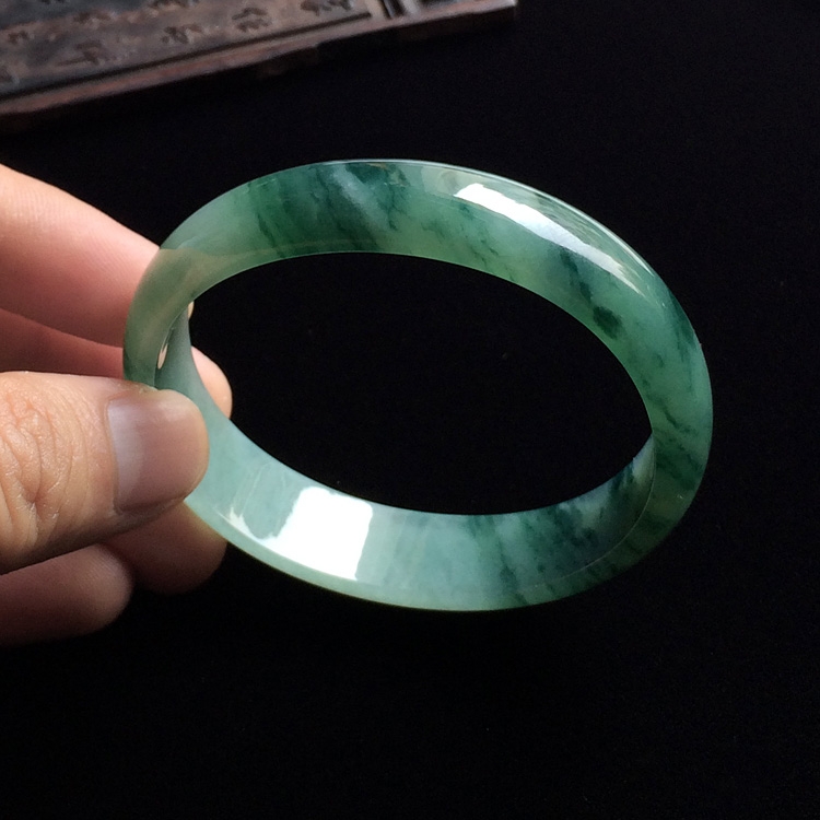 （超值推荐）糯冰种飘花贵妃镯(57mm-51mm)