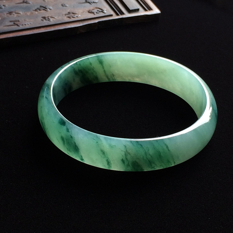 （超值推荐）糯冰种飘花贵妃镯(57mm-51mm)