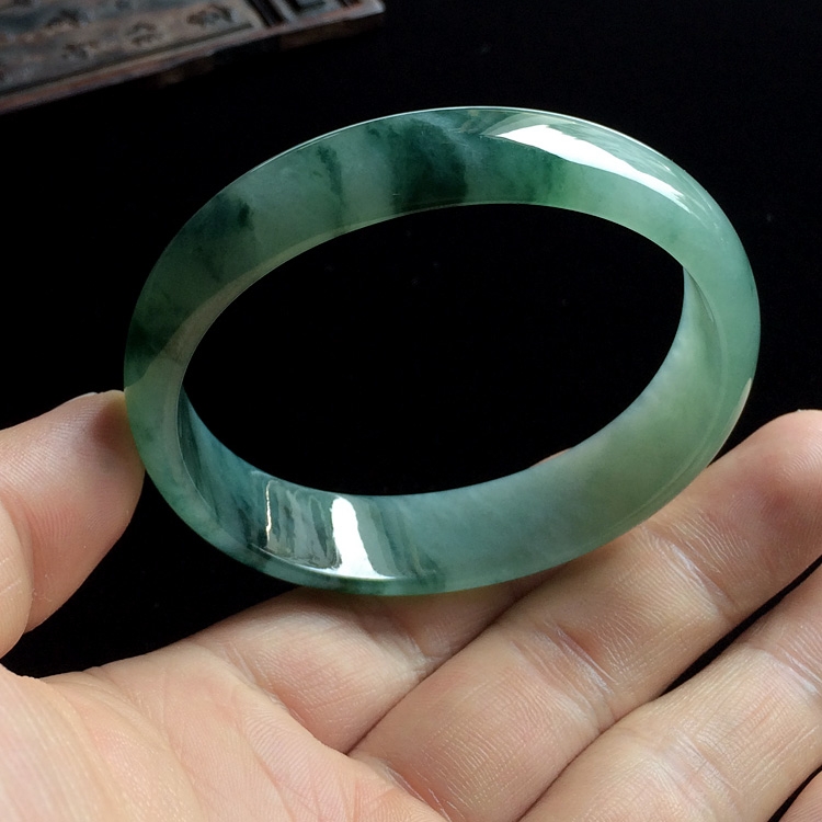 （超值推荐）糯冰种飘花贵妃镯(57mm-51mm)