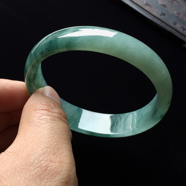 （超值推荐）糯冰种飘花贵妃镯(57mm-51mm)