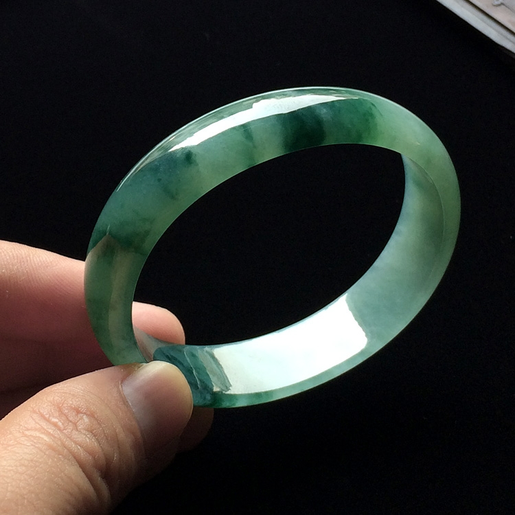 （超值推荐）糯冰种飘花贵妃镯(57mm-51mm)