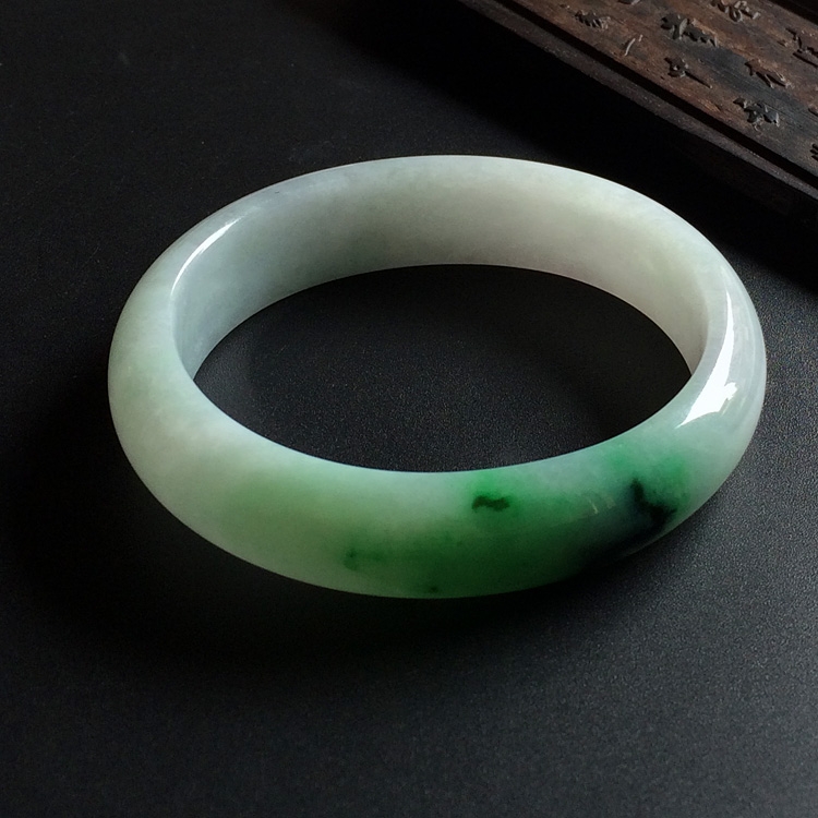 （超值推荐）糯冰种飘翠贵妃镯（55.2mm-48mm）