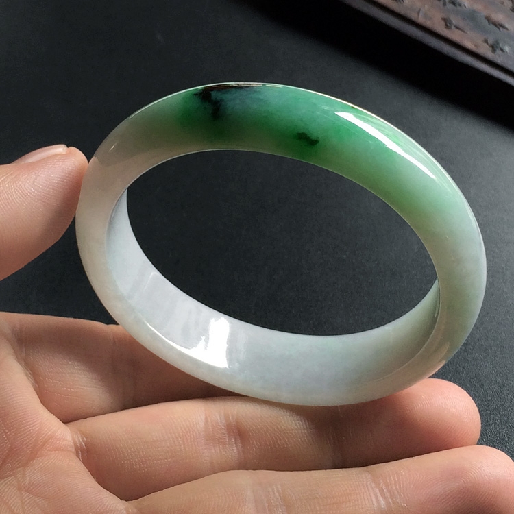 （超值推荐）糯冰种飘翠贵妃镯（55.2mm-48mm）