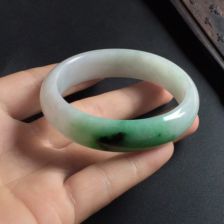 （超值推荐）糯冰种飘翠贵妃镯（55.2mm-48mm）