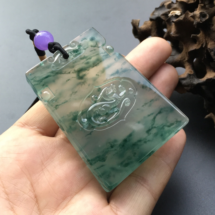(超值推荐)冰玻种飘花仿古龙牌挂件