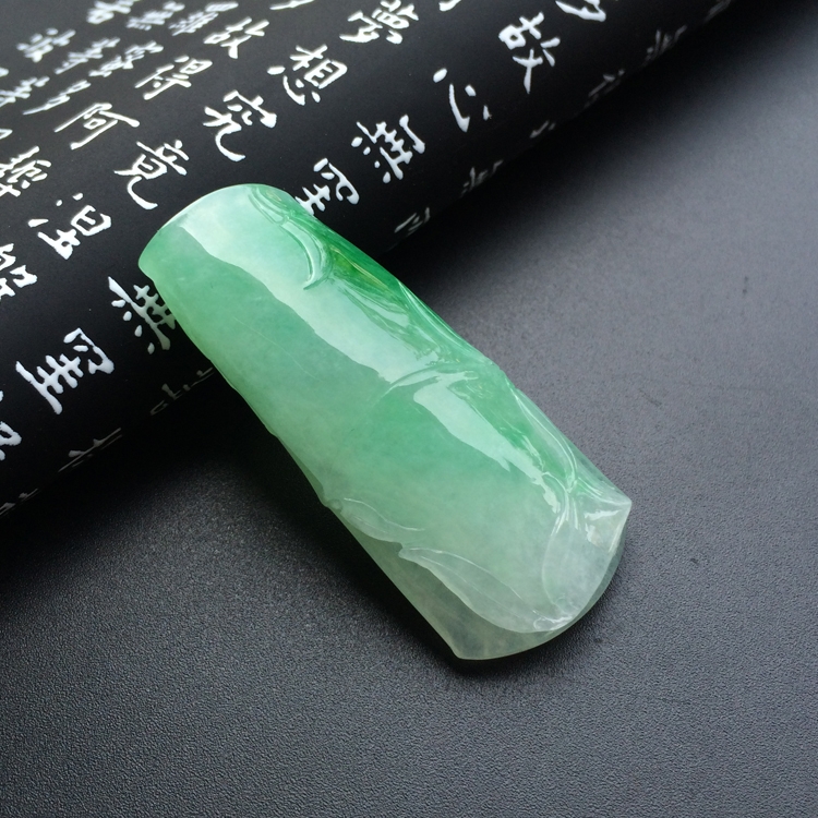 糯冰种飘翠节节高挂件
