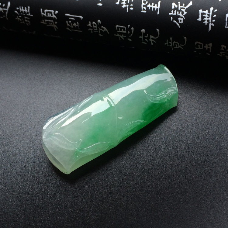 糯冰种飘翠节节高挂件