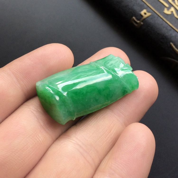 （超值推荐）糯冰种翠色节节高挂件