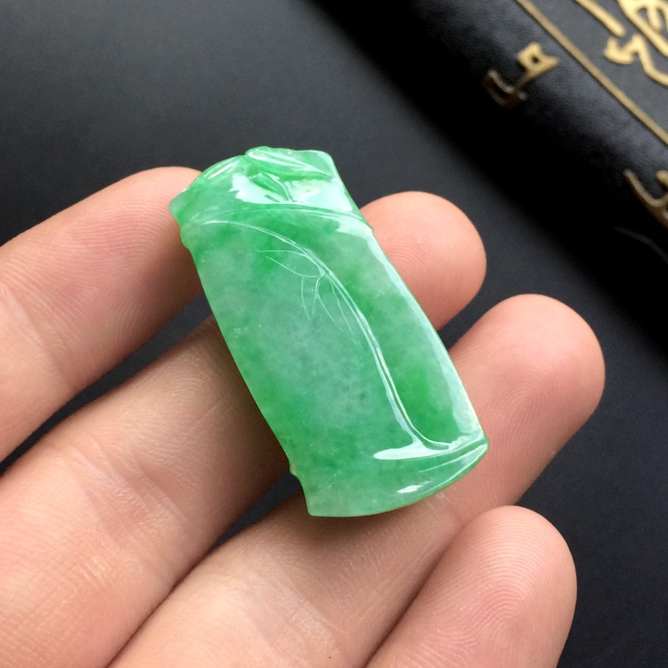 （超值推荐）糯冰种翠色节节高挂件