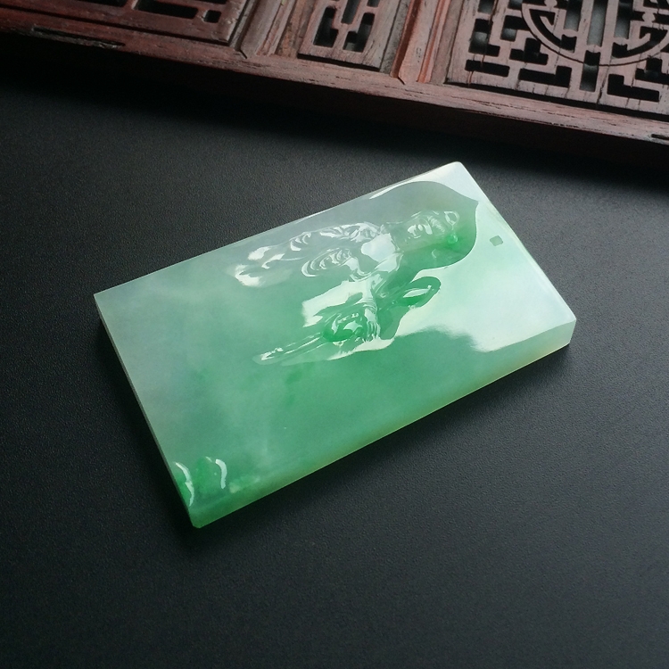(高松峰大师作品)（超值推荐）糯冰种飘翠观音挂件
