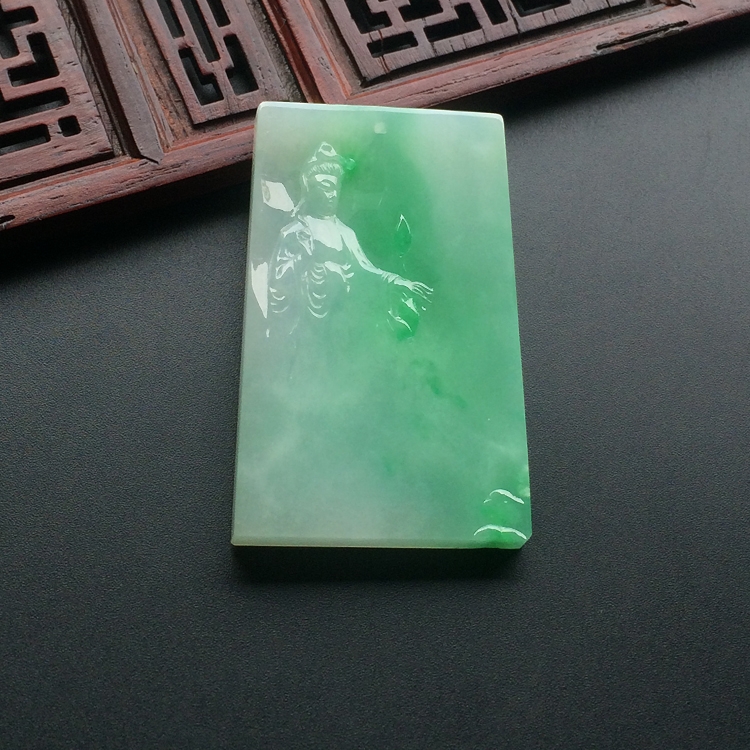 (高松峰大师作品)（超值推荐）糯冰种飘翠观音挂件
