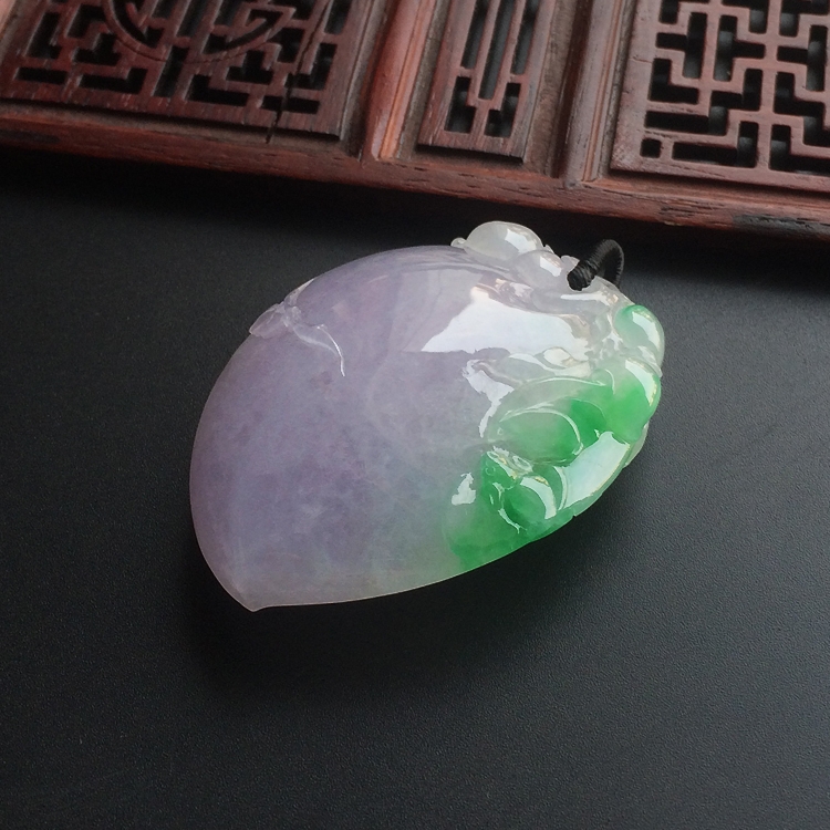 （超值推荐）糯冰种春带彩寿桃挂件