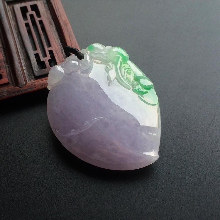（超值推荐）糯冰种春带彩寿桃挂件