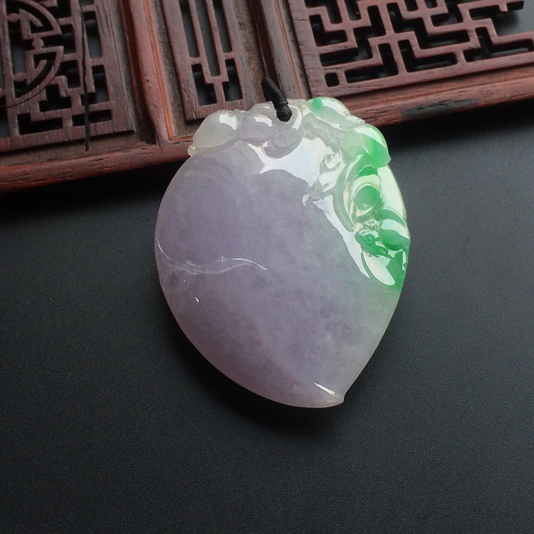 （超值推荐）糯冰种春带彩寿桃挂件
