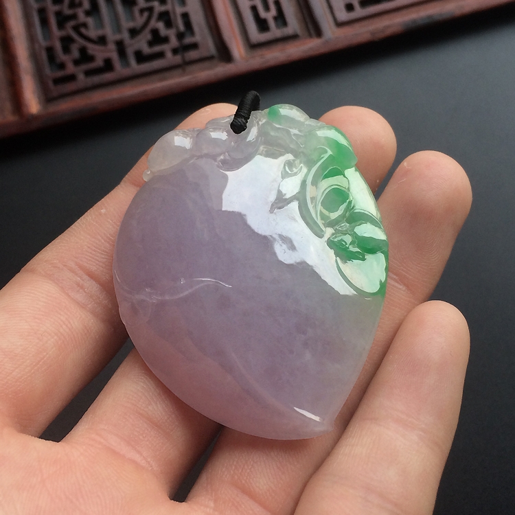 （超值推荐）糯冰种春带彩寿桃挂件