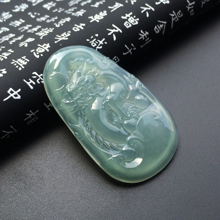 冰种晴水龙牌挂件