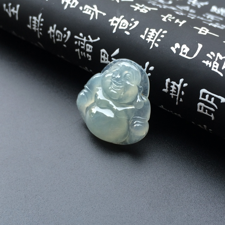 冰种淡晴水玉佛挂件
