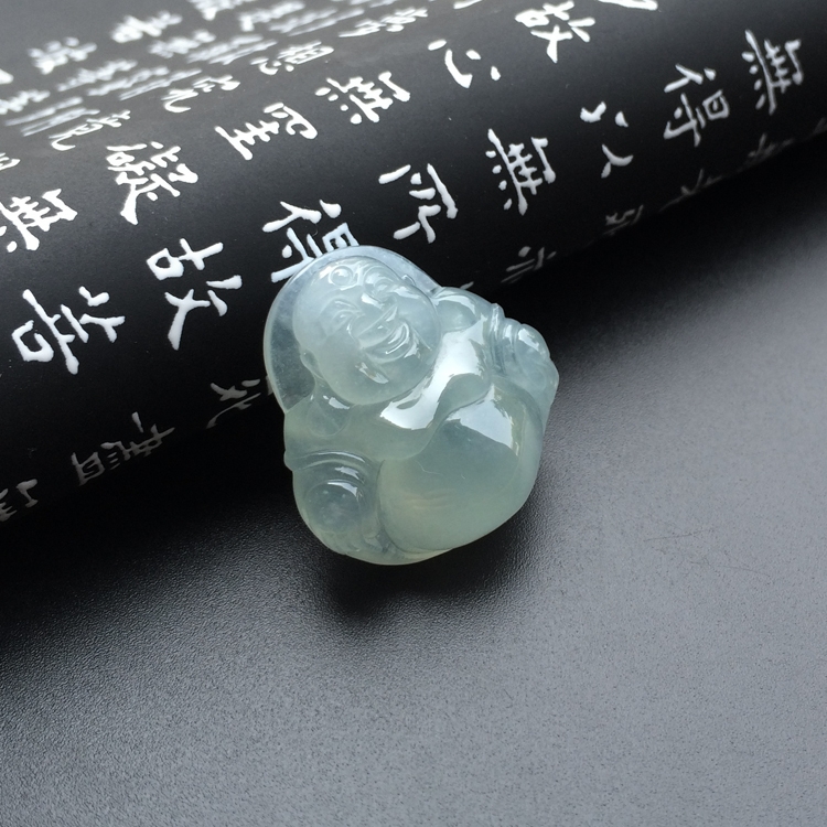 冰种淡晴水玉佛挂件