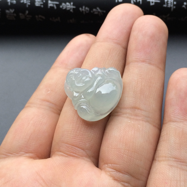冰种淡晴水玉佛挂件
